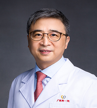 Official physician portrait shown on He Jianxing's hospital profile page.